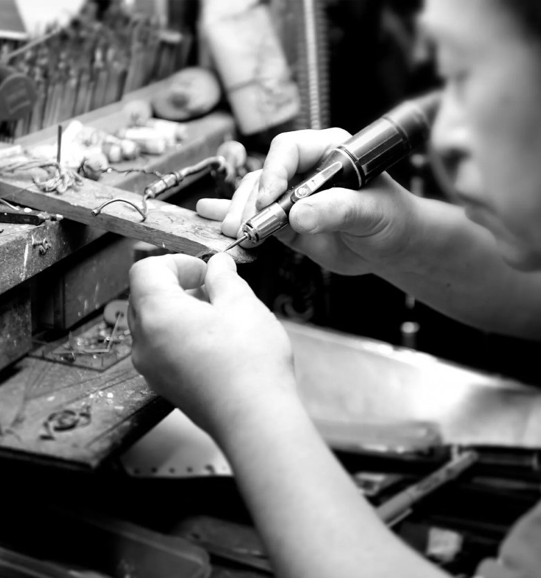 Gent's Custom Design Wedding Band