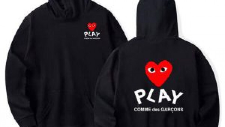 The Bold World of Comme des Garçons Runway Collections