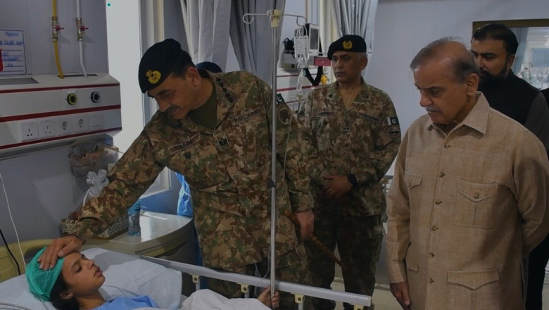 PM, Army Chief Make Emergency Visit to Quetta, Visit Injured Children of Khuzdar Attack