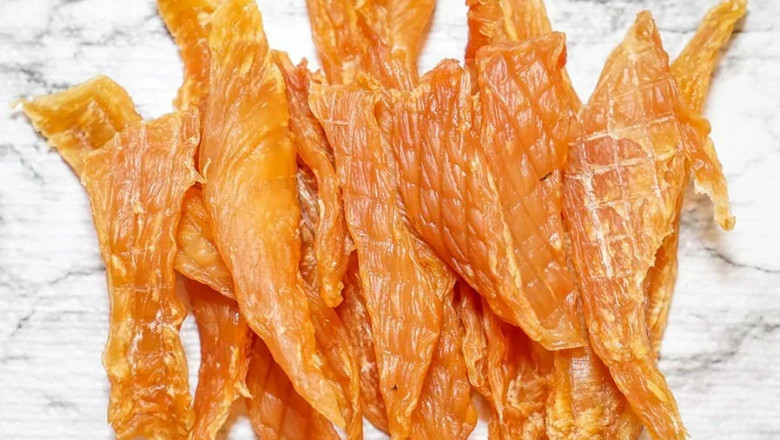 Are You Choosing the Right Jerky Treats for Your Cat?