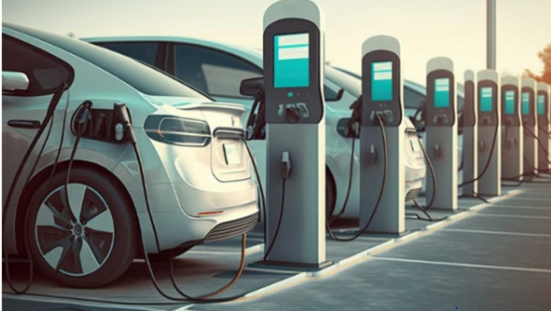 Pakistan’s Prime Minister Orders New Policy to Promote Electric Vehicles and Modernize Transportation