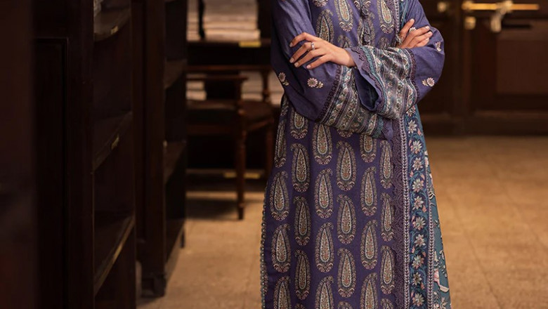 Exploring the Elegance of Asim Jofa Unstitched Lawn Suits: A Shopper Guide