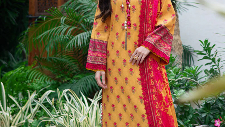 Shopping for Asim Jofa Unstitched Lawn Suits: A Stylish Journey through Online Retail