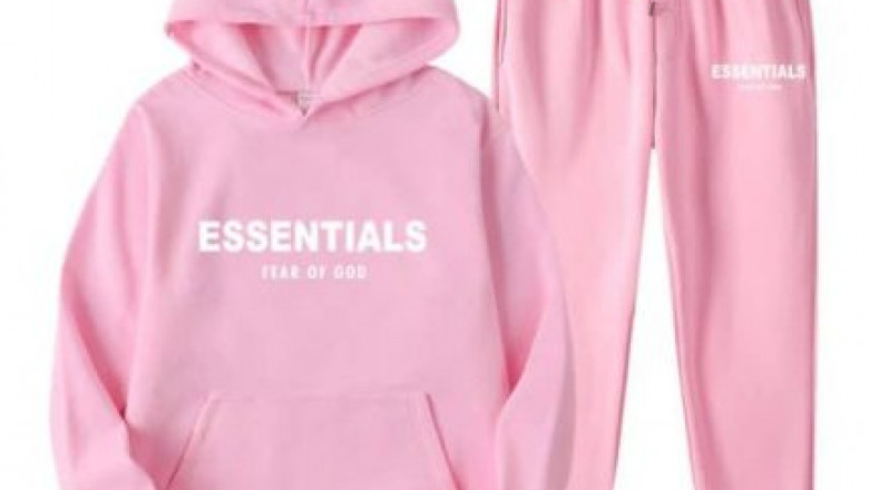 Fleece-Lined Essential Hoodie – Built for Chill Days & Nights