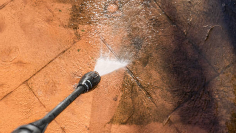 The Ultimate Guide to Choosing the Right Pressure Washing Company for Your Needs