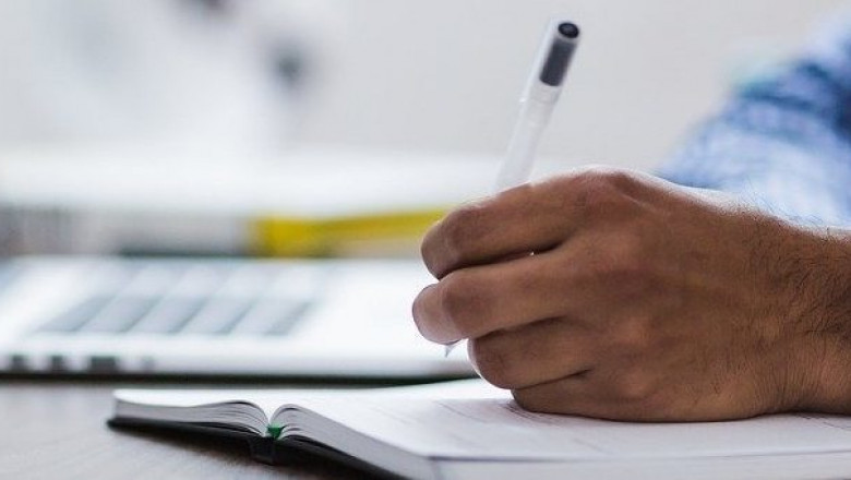 Take My Class Online: The Role of Interactive Content