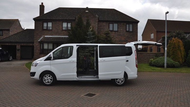The Comfort and Ease of Choosing an Airport Transfer Minibus