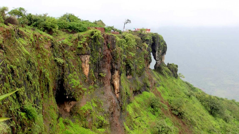 Explore the Scenic Beauty of Elephant Point in Mahabaleshwar