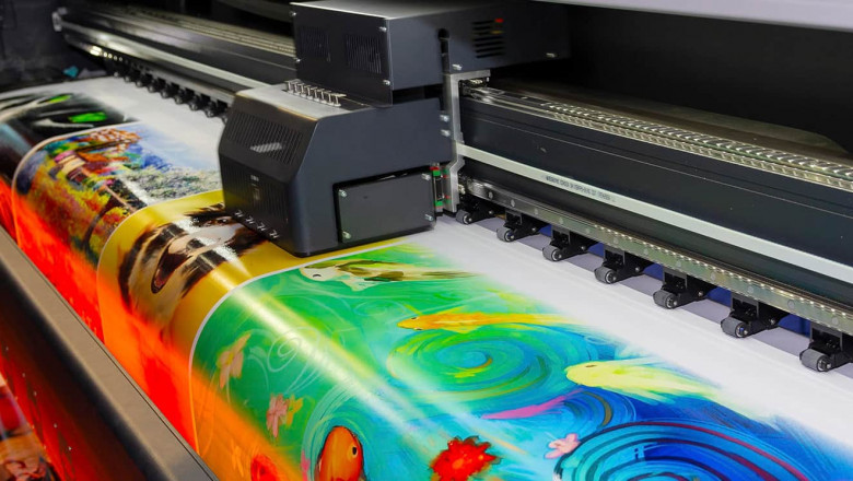 High-Quality Posters Printing Alpharetta and Clear Wayfinding Signs Alpharetta