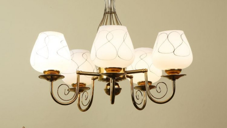 The Best Chandeliers for Indian Homes: Trends, Tips, and Buying Guide 2025
