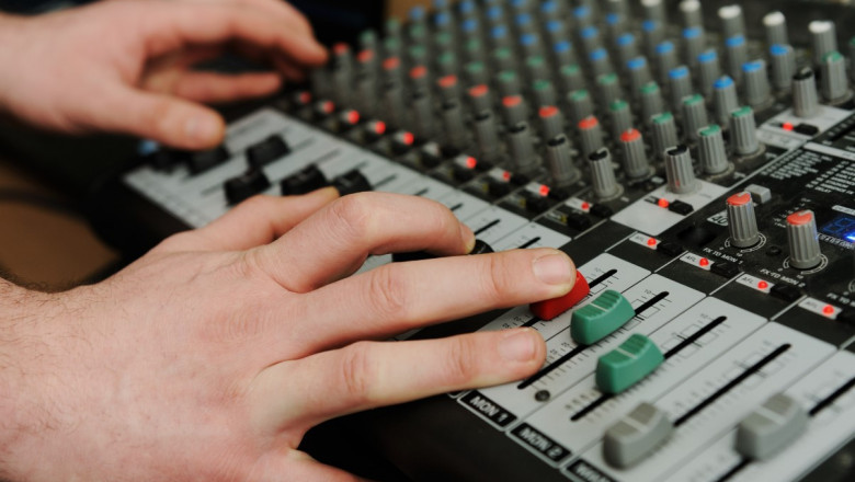 AV Solutions to Elevate Your Event Experience