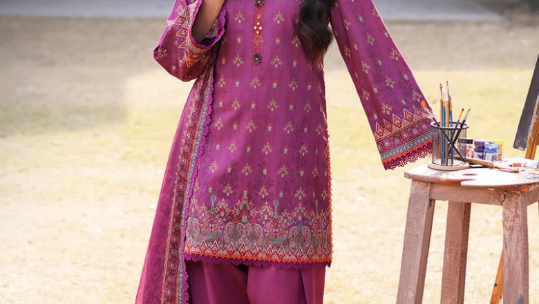 Exploring Elegance and Comfort: Shopping for Asim Jofa Unstitched Lawn Suits