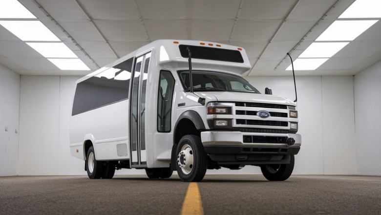 Reliable 18-Passenger Minibus Rentals for Smooth Group Travel