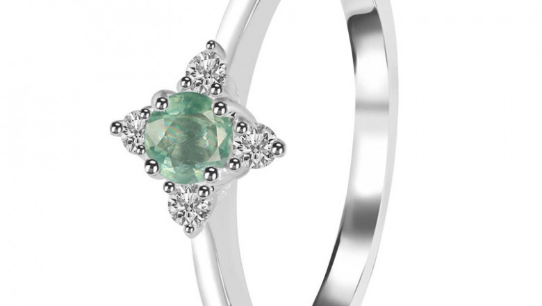Green Kyanite Jewelry: A Healing Stone That Speaks Style