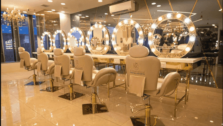 10 Reasons Why UK International is the Best Makeup Academy in India