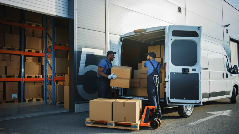 How Top Box Truck Dispatch Services in USA Help Drivers Stay Loaded and On Time?