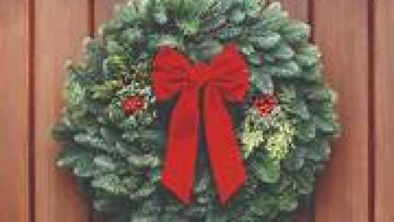 Holiday Wreaths and Fresh Xmas Centerpieces to Transform Your Space